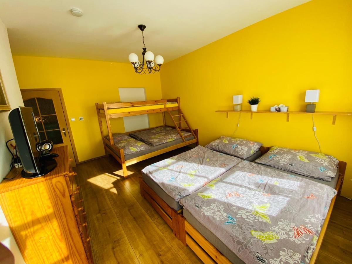 Apartman Pod Bozim Darem Яхимів Екстер'єр фото