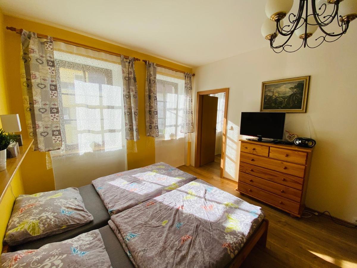 Apartman Pod Bozim Darem Яхимів Екстер'єр фото