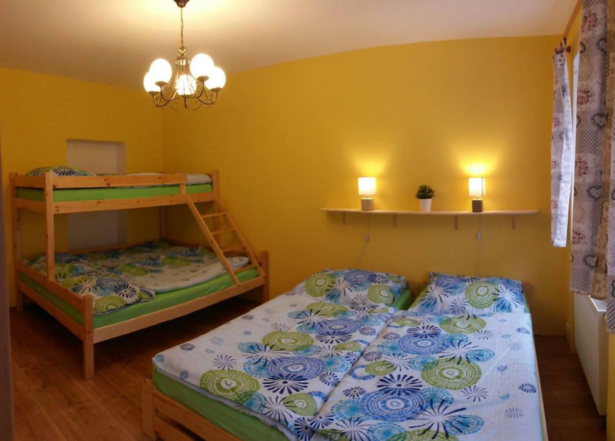 Apartman Pod Bozim Darem Яхимів Екстер'єр фото